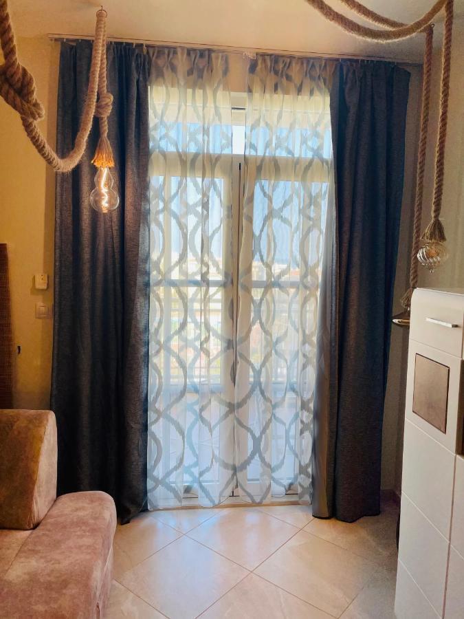 Flores Garden Sea View Apartment With Balcony 체르노모레츠 외부 사진